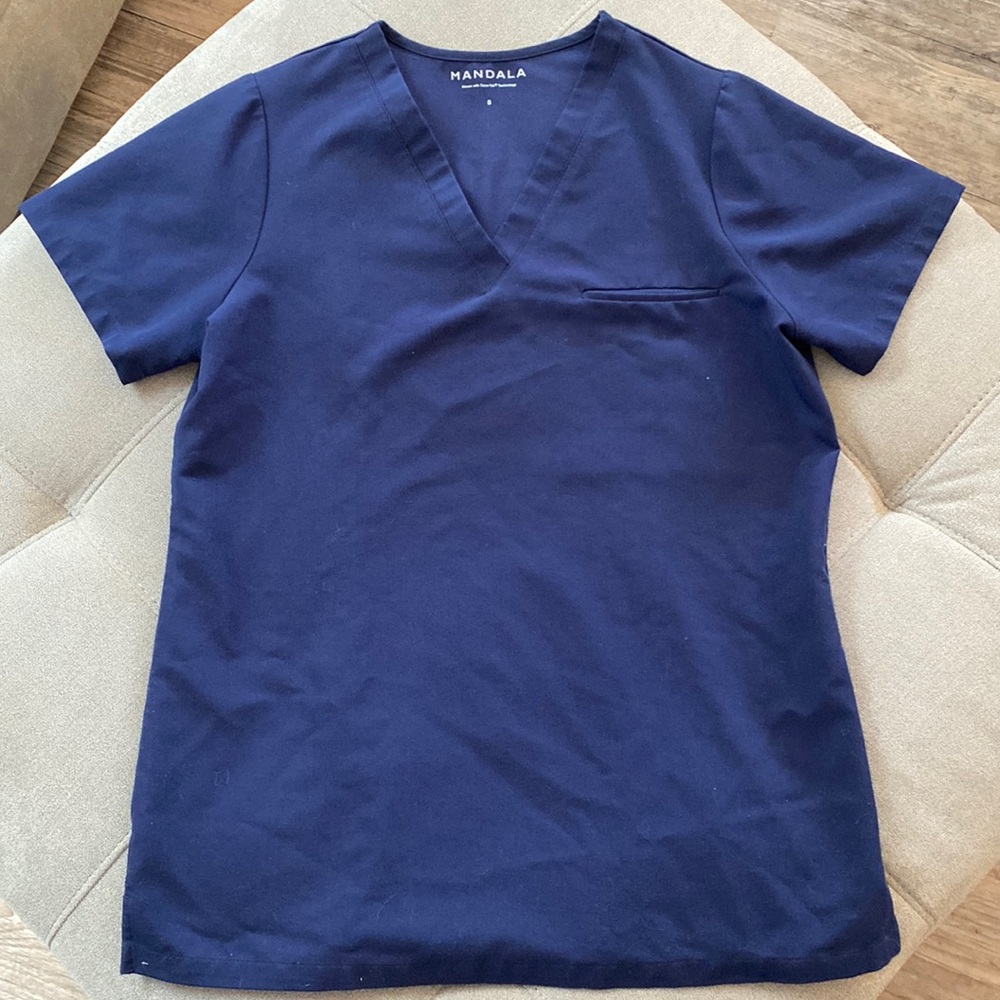 Mandala scrub top navy